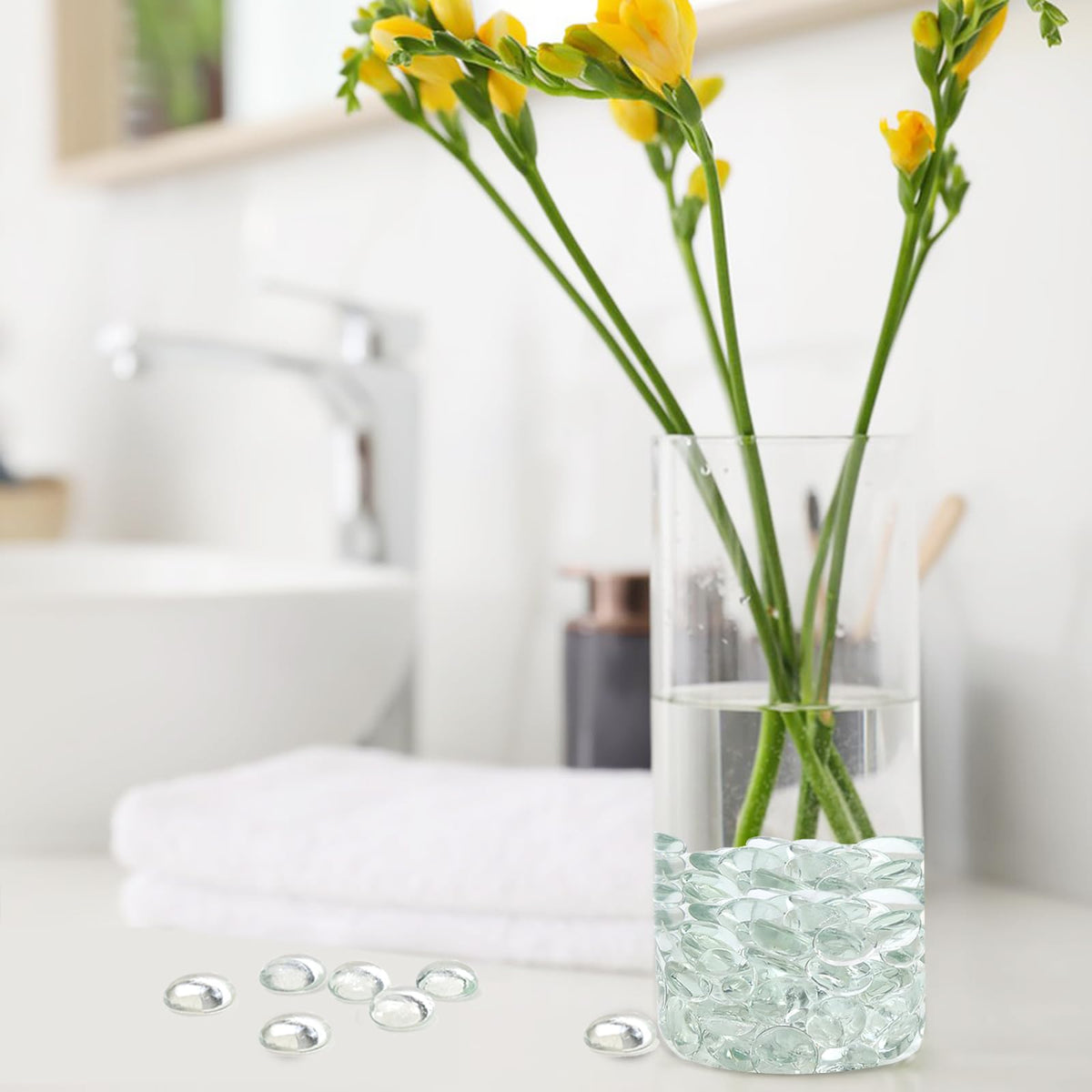 FANTIAN 1 lb Clear Glass Beads for Vase Filler,100 Pcs Glass Pebbles Stones | Clear Flat Glass Marbles Rocks for Vase Flower Candle Craft Aquarium Bird Bath Wedding Centerpiece Fire Pit Home Decor DIY